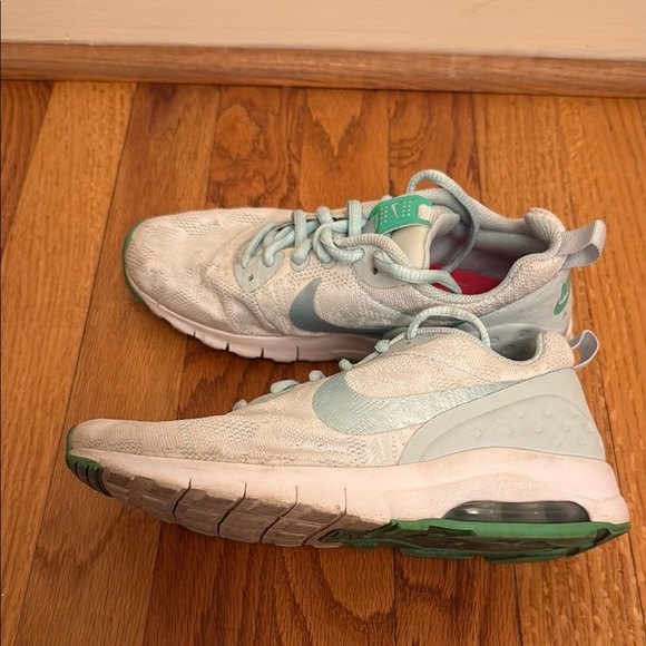 Nike Air Max Motion LW ENG Running Lace Sneaker Women's 6 Glacier Blue - Picture 6 of 12